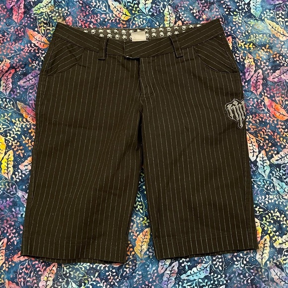 FMF Pinstriped Skull Bermuda shorts size 9 - Picture 1 of 6